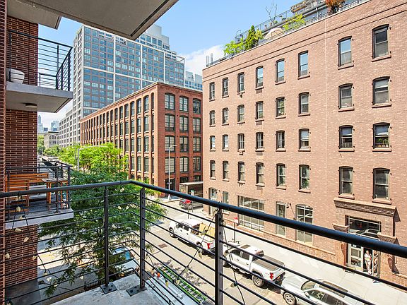 2nd image of 47 Bridge St APT 3A