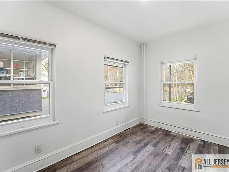 29 Grant St #1 — Photo 13