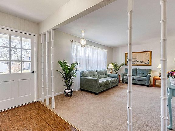 4th image of 73 Haddam Pl E
