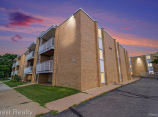4905 Crooks Rd APT B2, Royal Oak, MI 48073
