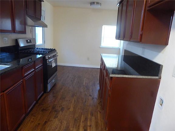 2nd image of 1105 West St