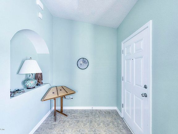 4th image of 233 W Adelaide Dr