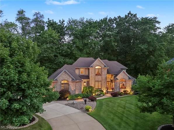 4183 Lochness Cir NW, Canton, OH 44718