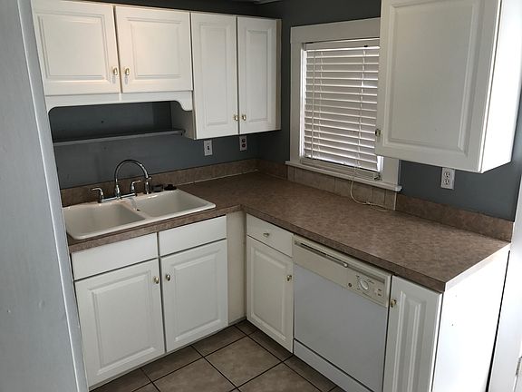 3rd image of 1432 Silver St