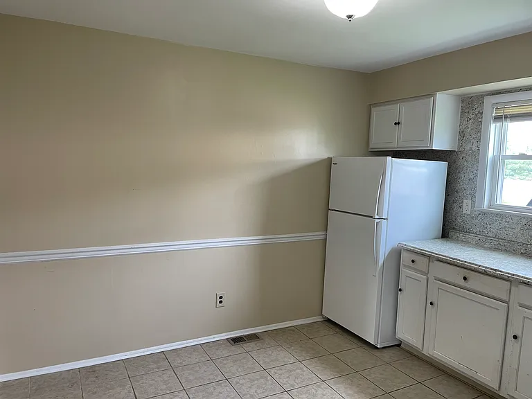 1933 Juniper Ln #25 — Photo 10