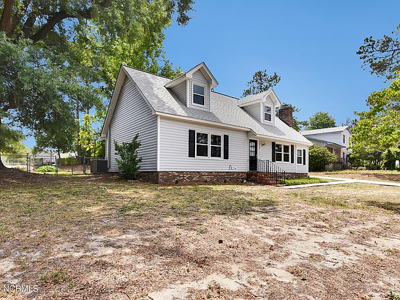 3rd image of 835 Lorraine Drive