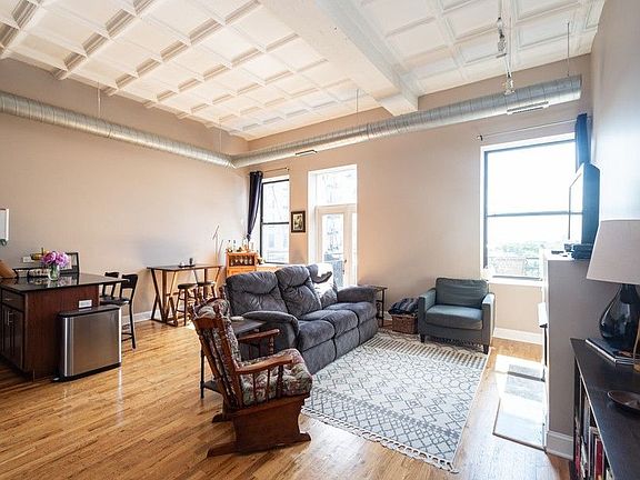 3rd image of 1307 S Wabash Ave APT 612