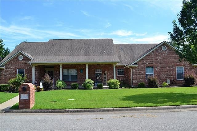 1st image of 812 Cedar Creek Cir