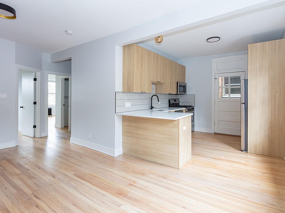 1st image of 4051 N Kedvale Ave #43