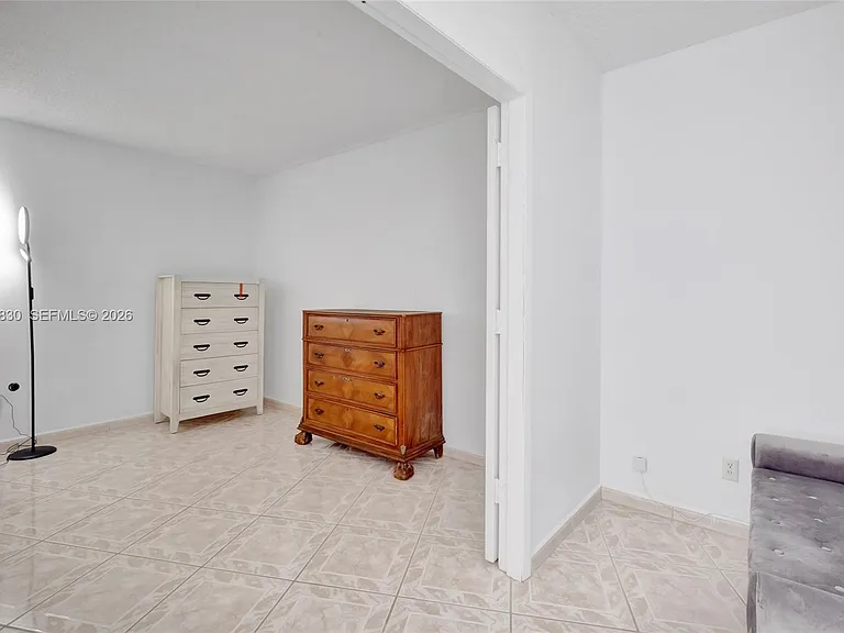 5401 Collins Ave #1126 — Photo 44
