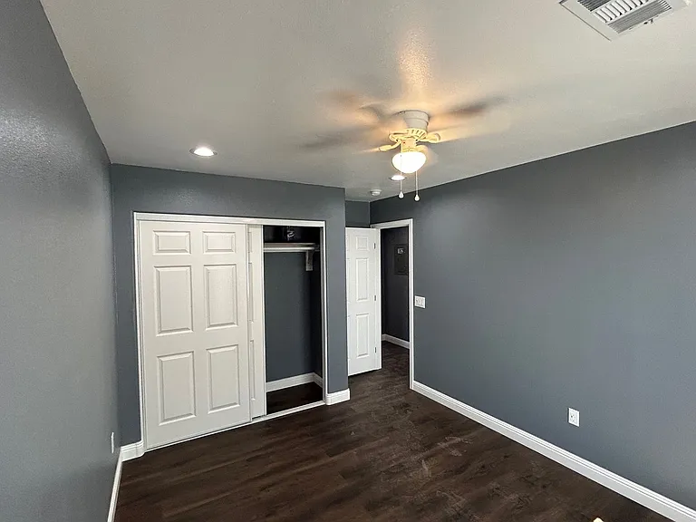 113 S East St — Photo 10