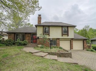 7408 W 54th St, Overland Park, KS 66202