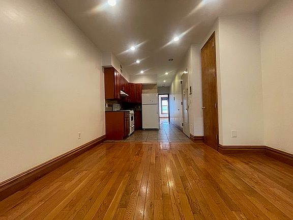 3rd image of 526 6th Ave APT 2L