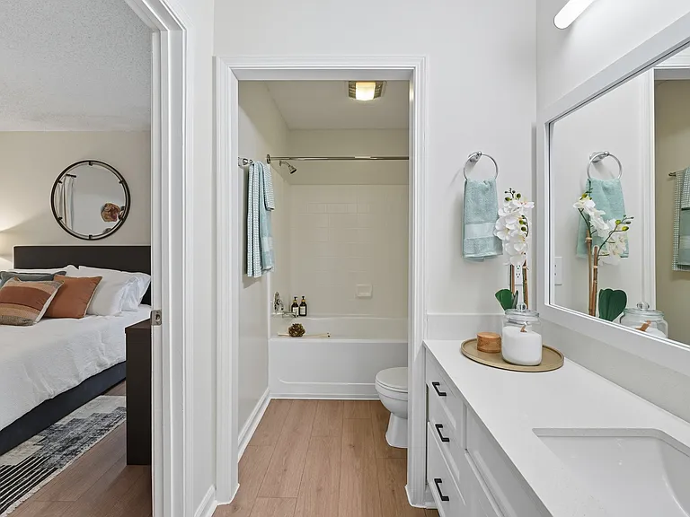 Chroma Park Apartments — Photo 15