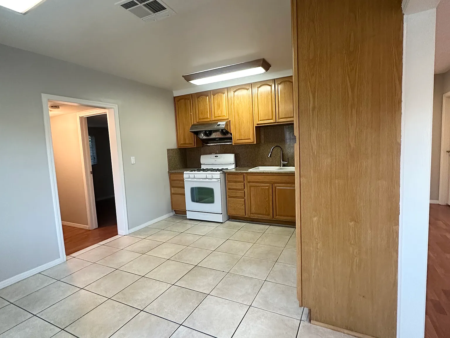 4 bed, 1700 sqft, $3,800 — Photo 1