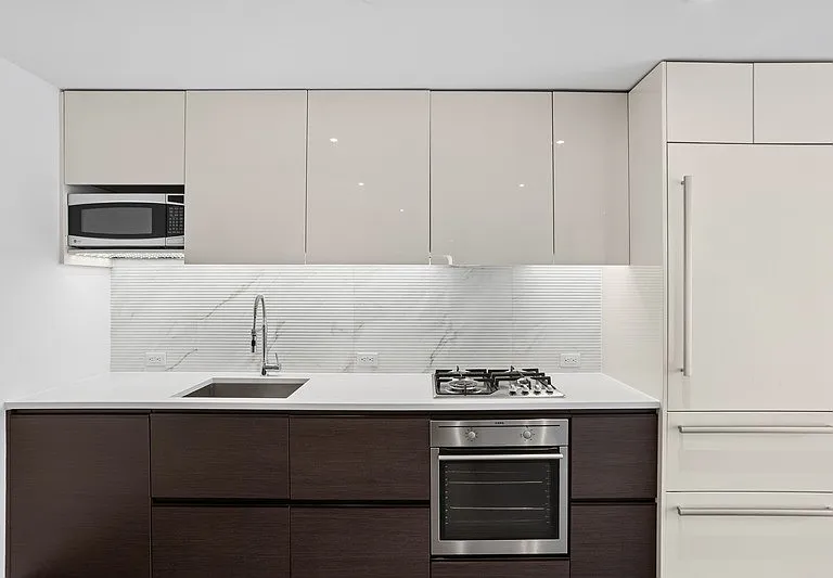 138 E 12th St #7M — Photo 5