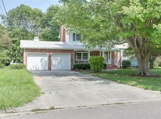 516 Windemere Rd, Newport News, VA 23602