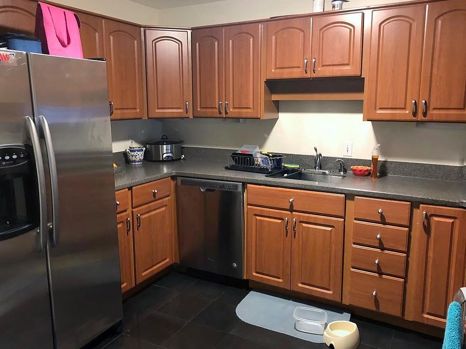 1st image of 25 Alton Pl #24A