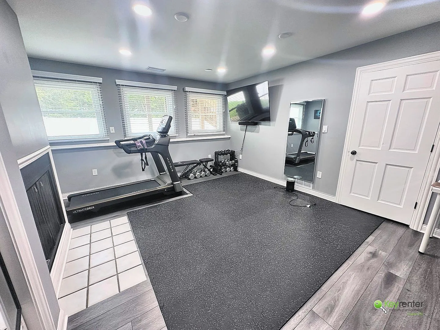 Spacious & Updated 3 BR Single-Family Home for Rent in Naperville! — Photo 4