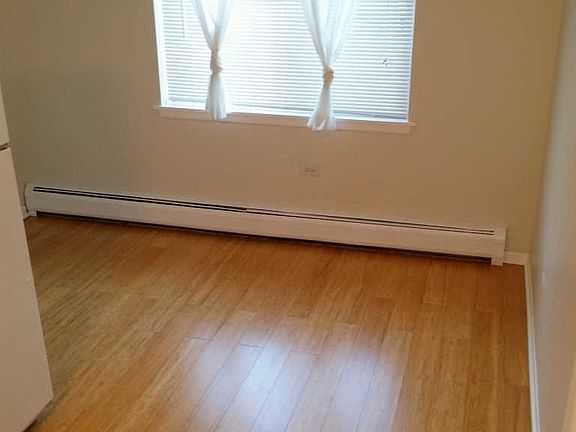 2nd image of 10020 Holly Ln