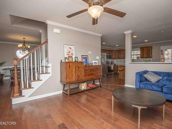 5th image of 11610 Edison Dr