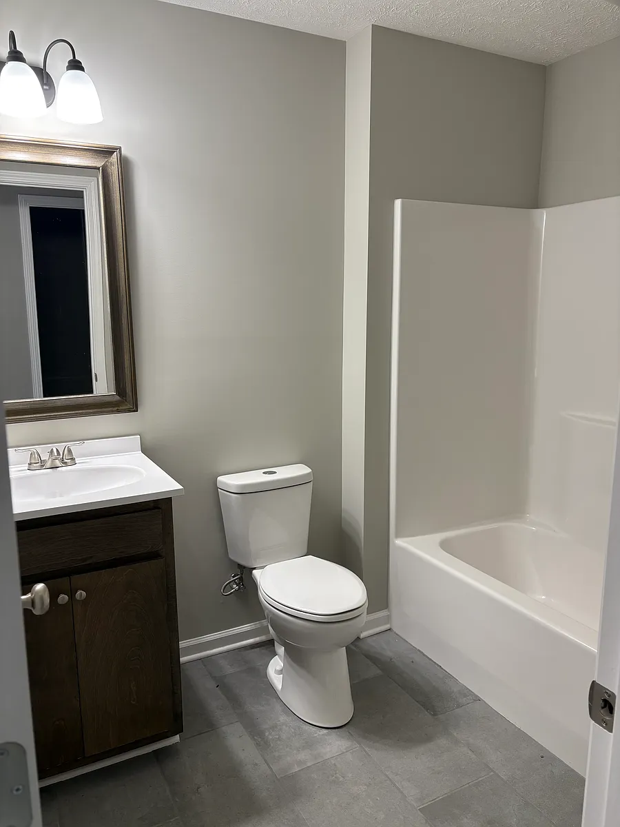 Building Photo - 108 Looney St #122