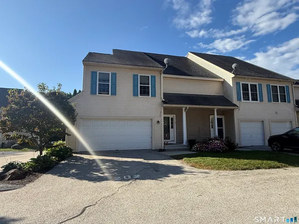 76 Perry Street #202, Putnam, CT 06260