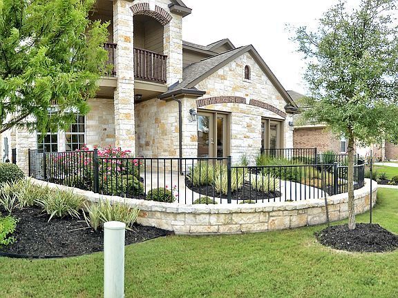 5th image of 718 Irvin Dr