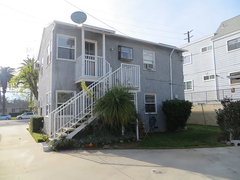 1809 W Alameda Ave #1 — Photo 5