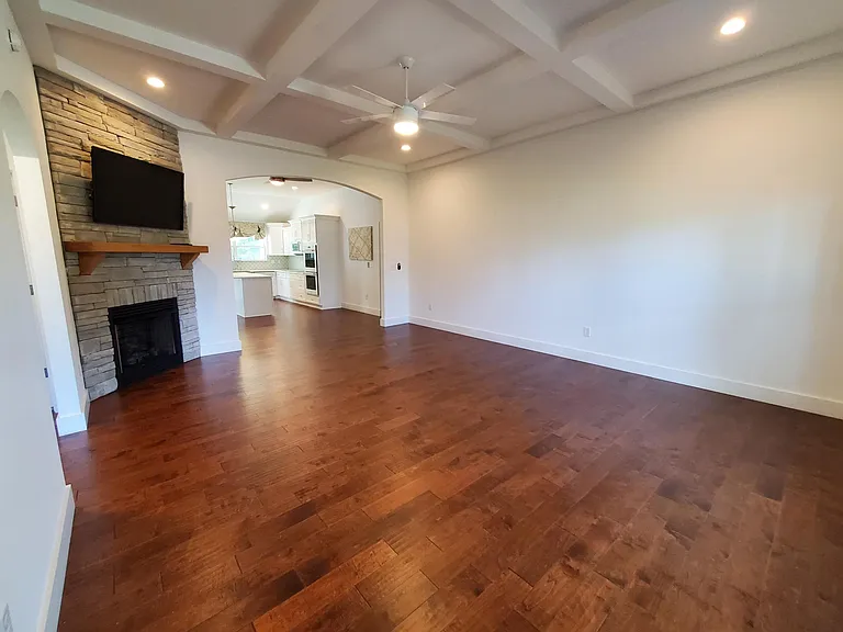 261 Woodcrest Ct — Photo 6