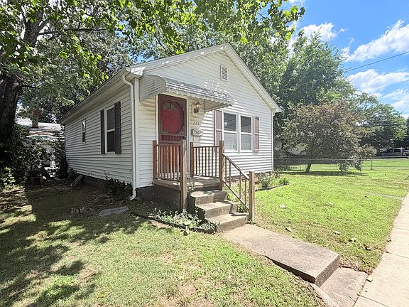 2nd image of 222 W Park St