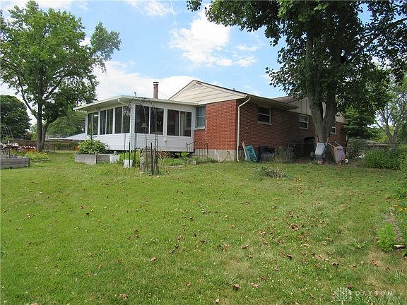 3rd image of 502 Lambert Ln