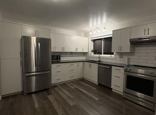 15 Canberra Rd, Winnipeg, MB R2J1W3