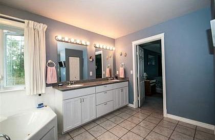 4th image of 1140 Pickering Dr