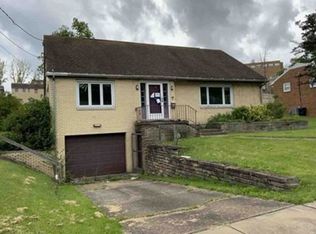 83 Evergreen Ter, Uniontown, PA 15401