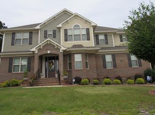 2704 Meadowmont Ln, Fayetteville, NC 28306