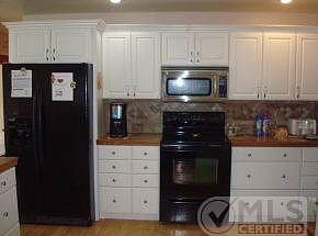 Lots of Cabinet Space!