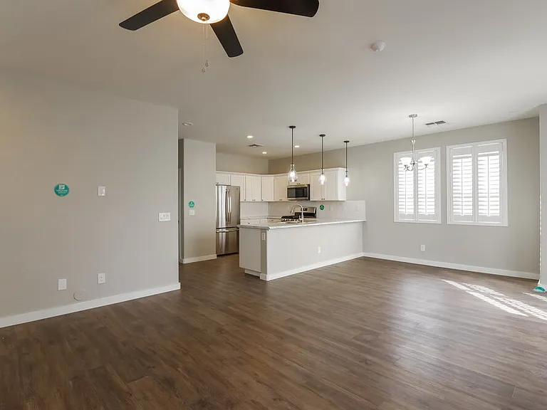 3218 W Glendale Ave #37 — Photo 5