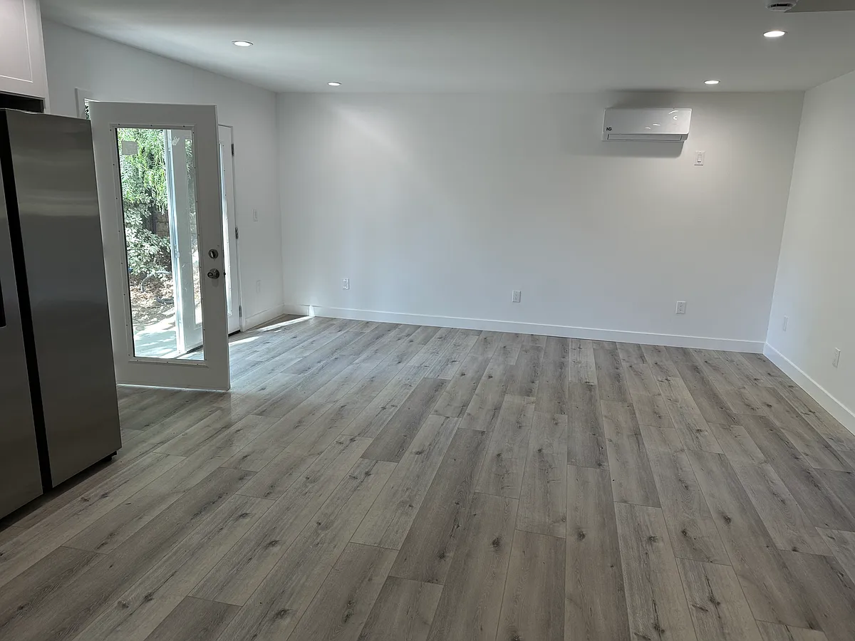 Building Photo - 3152 Township Ave #A
