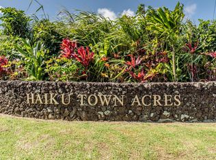 500 Auwaha St #B, Haiku, HI 96708