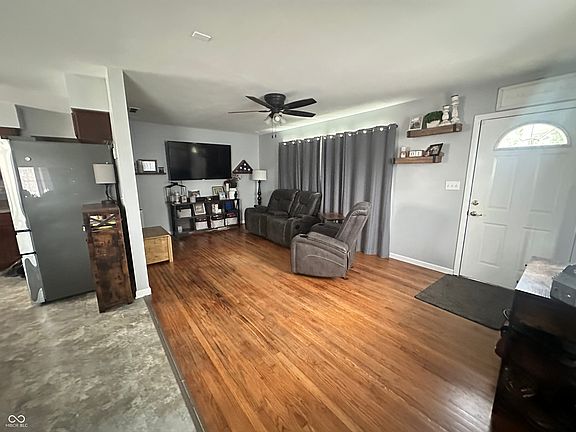 3rd image of 532 Emerson Dr