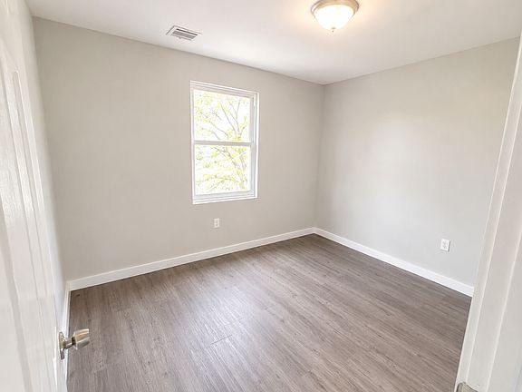 4th image of 182 Brookdale Ave Floor 3