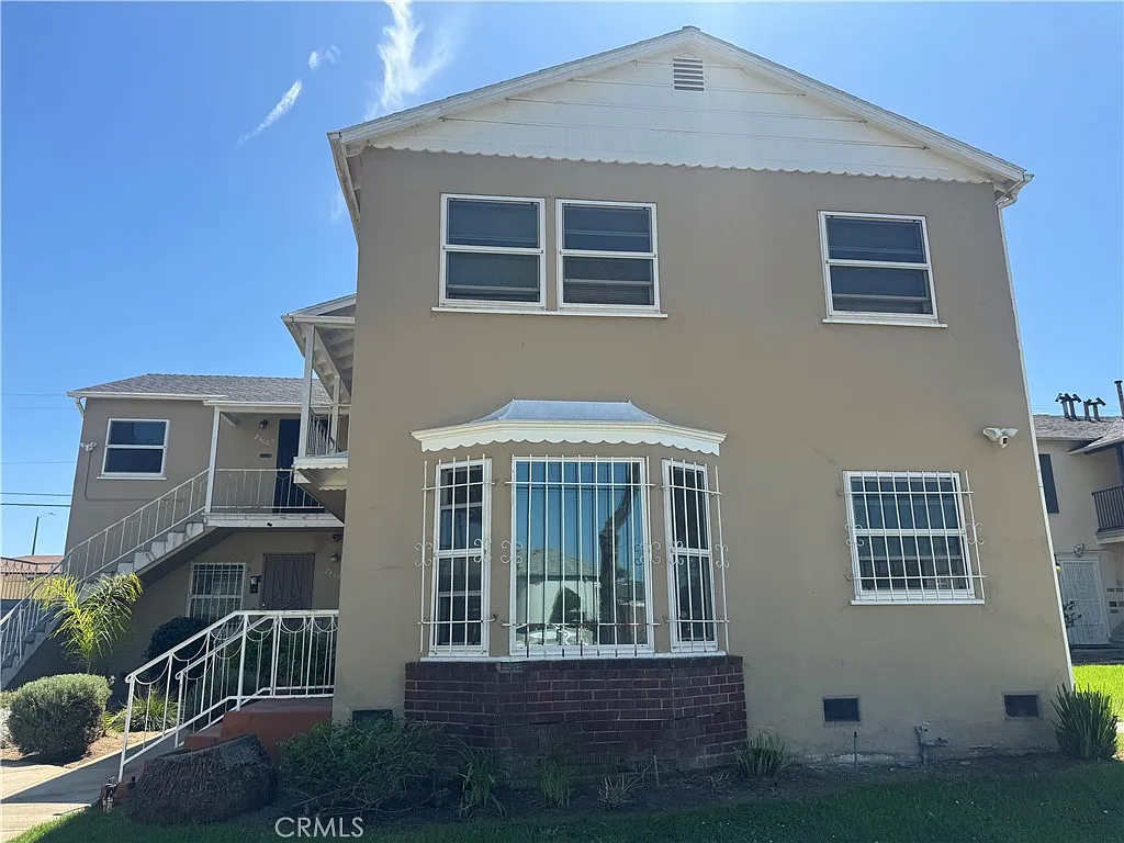 1 bed, 900 sqft, $1,900 — Photo 1