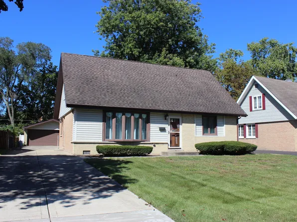 13130 E Playfield Dr, Crestwood, IL 60418