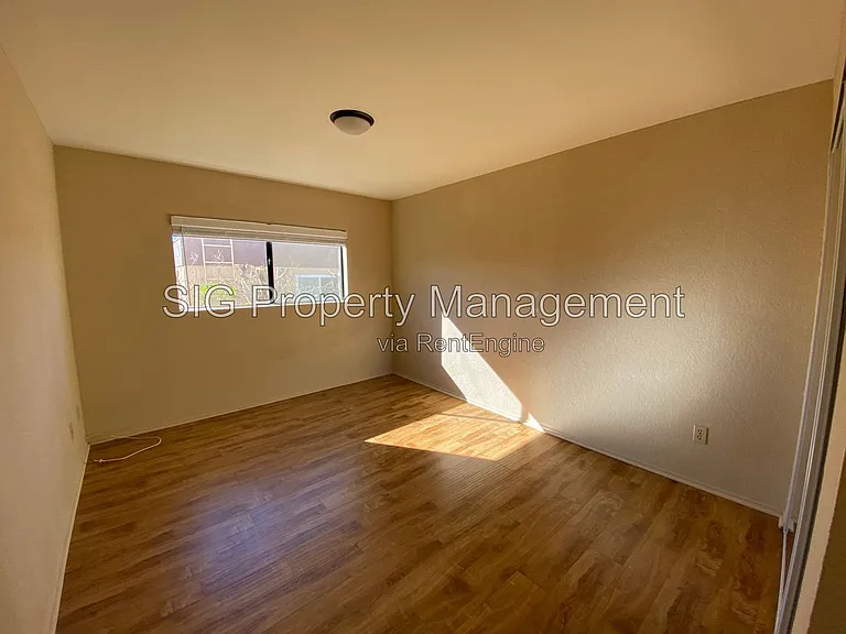 10318 Commerce Ave #3 — Photo 6