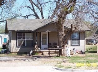 222 W Ada Sipuel Ave, Chickasha, OK 73018