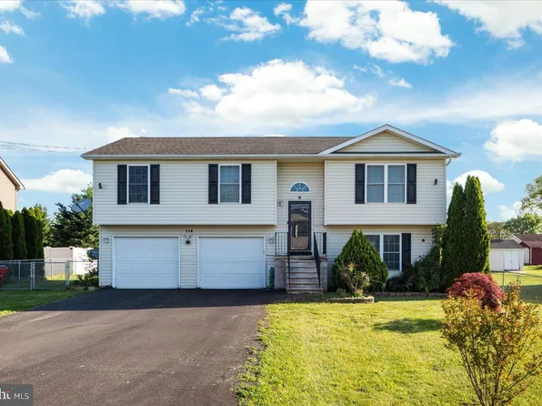 114 Sonya Ln, Bunker Hill, WV 25413