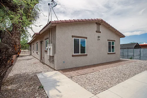 1349 W Hualpai Rd #2 Photo 1