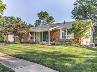 1120 Foxworth Ct, Ballwin, MO