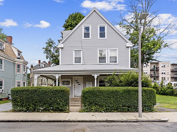 2nd image of 96 Ruthven St